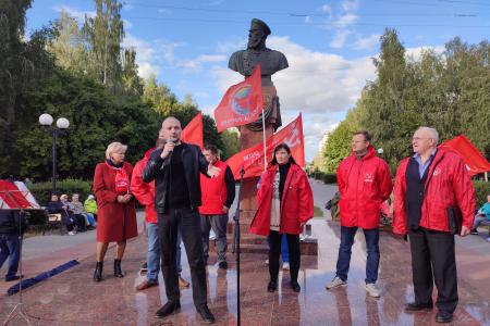 В Рязани состоялся митинг лево-патриотических сил во главе с КПРФ под лозунгом «За народного губернатора!»