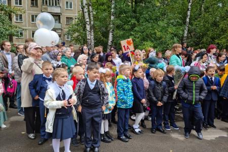 Олег Лебедев поздравил с Днём знаний школьников и учителей Твери
