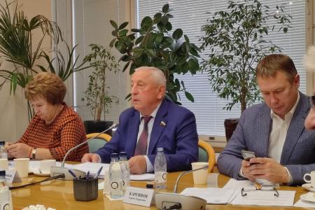 Н.М.Харитонов и Б.О.Комоцкий отметили необходимость доработки правительственного законопроекта о втором этапе инвестквот в сфере рыболовства