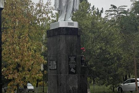 Ростовская область. В Красном Сулине к 100-летию Союза ССР открыли памятник Владимиру Ильичу Ленину