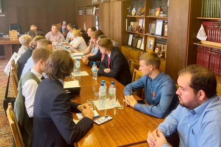 Репортаж с круглого стола КПРФ в редакции «Правды», посвященного решению проблем в образовании