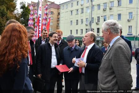 Г.А. Зюганов проголосовал на выборах в Москве