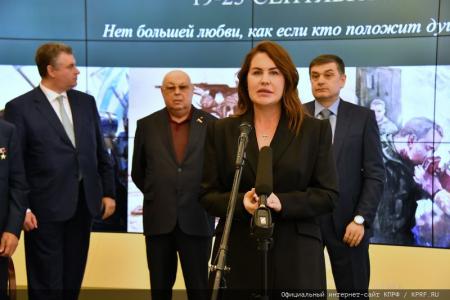 Г.А. Зюганов выступил на открывшейся в Госдуме выставке академического современного искусства «ZA нами Победа»