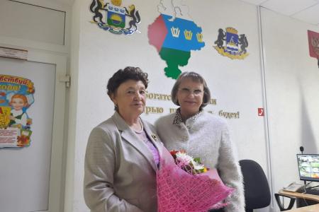 Депутат Тюменской областной Думы  Тамара Казанцева поздравила учащихся и коллектив школы №25 города Тюмени с Днем знаний
