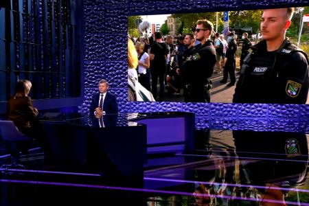 Дмитрий Новиков на телеканале «Звезда» о кризисе капитализма, интересах США в Европе и прозрении украинских беженцев
