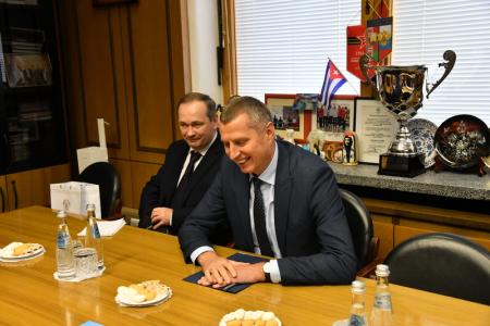 Иван Мельников принял нового Посла Белоруссии в России