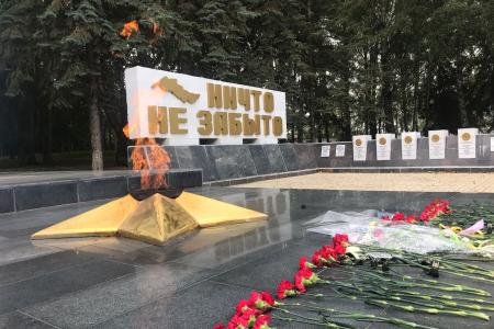 Костромские коммунисты возложили цветы к монументу «Вечный огонь» в честь годовщины победы над милитаристской Японией