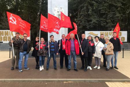 Костромские коммунисты возложили цветы к монументу «Вечный огонь» в честь годовщины победы над милитаристской Японией