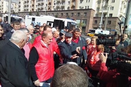 Денис Парфенов: Красные в городе!