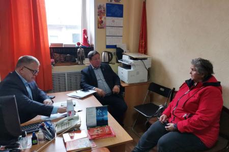 Руководитель фракции КПРФ в Мособлдуме Александр Наумов провел прием граждан в Кашире