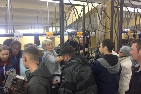 Великий Новгород. Активисты КПРФ приняли активное участие в отправке в войска добровольцев и мобилизованных воинов
