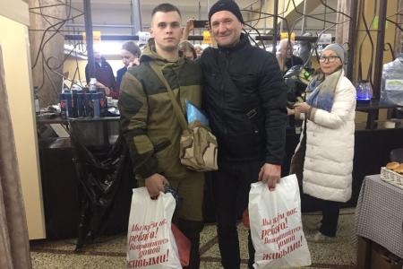 Великий Новгород. Активисты КПРФ приняли активное участие в отправке в войска добровольцев и мобилизованных воинов
