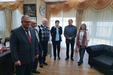 Депутат КПРФ Александр Наумов наградил сотрудников строительной фирмы «Гюнай» в городе Домодедово