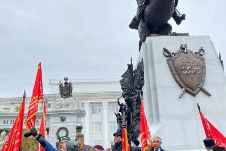 Республика Башкортостан. А.А. Ющенко принял участие в открытии памятника Герою России Минигали Шаймуратову