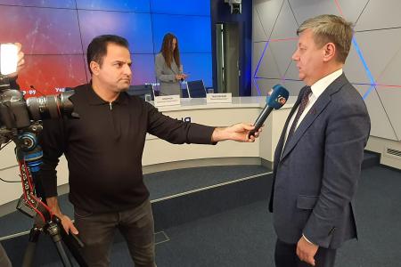 Дмитрий Новиков, Юрий Тавровский и Сергей Санакоев в дискуссии: «Китайский фактор и украинский кризис. Как "золотой миллиард" воюет с человечеством»