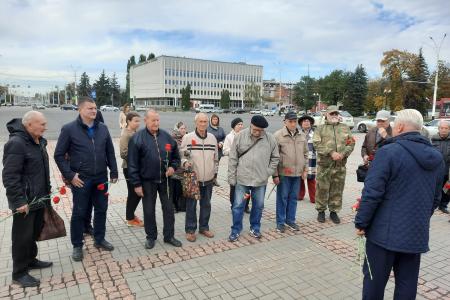 Тамбовские коммунисты почтили память защитников советской власти