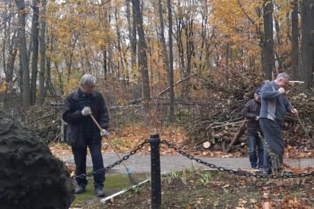 Коммунисты Пролетарского и Привокзального районов Тулы провели субботники