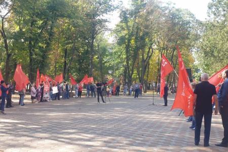 За нашу социалистическую Родину! Митинг в Ростове-на-Дону