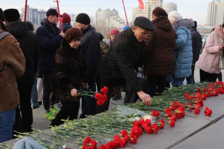 Екатеринбург. Праздничный митинг в честь 104-летия Ленинского комсомола