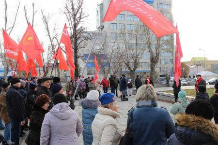 Екатеринбург. Праздничный митинг в честь 104-летия Ленинского комсомола