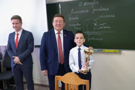 Депутаты - молодому «курскому соловью»!