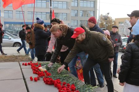 Екатеринбург. Праздничный митинг в честь 104-летия Ленинского комсомола