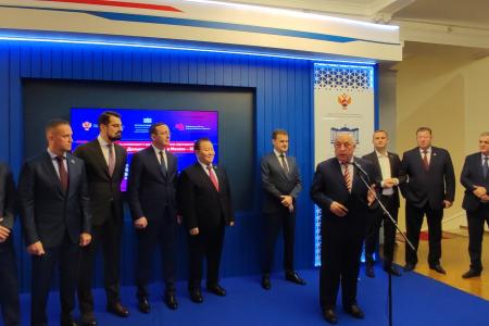 Н.М. Харитонов открыл в Государственной Думе выставку «Дни регионов Дальнего Востока»