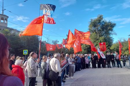 «Не забудем! Не простим!» 4 октября в Севастополе прошел митинг в память о событиях «черного октября»