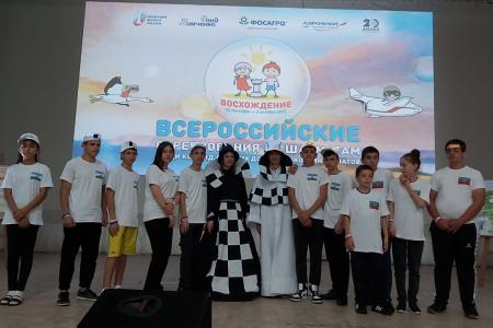 При поддержке Анатолия Бифова дети из Кабардино-Балкарской  и Карачаево-Черкесской республик приняли участие в шахматном турнире