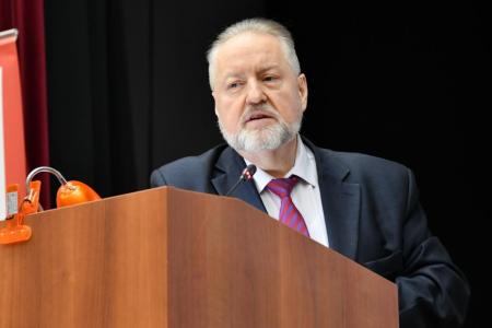 Сергей Обухов: «Если наша власть хочет выжить и не утащить за собой в пропасть всю страну, ей уже пора быть, а не казаться»