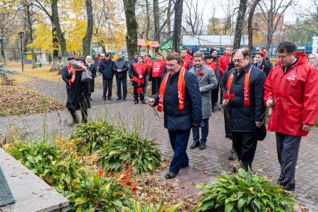 Курская область. Н.Н. Иванов выступил на митинге в честь 104-ой годовщины со дня образования ВЛКСМ