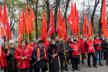 Курская область. Н.Н. Иванов выступил на митинге в честь 104-ой годовщины со дня образования ВЛКСМ
