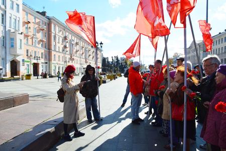 Иваново. В память о расстреле Дома Советов