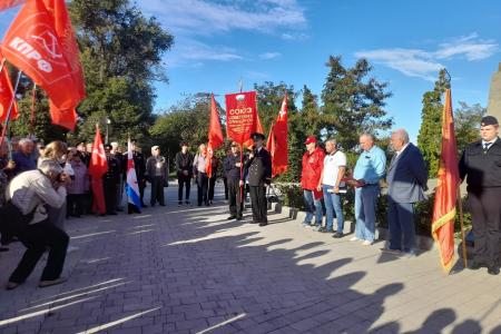 «Не забудем! Не простим!» 4 октября в Севастополе прошел митинг в память о событиях «черного октября»