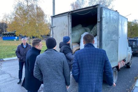 Ульяновская область. Сенатор РФ, член ЦК КПРФ Айрат Минерасихович Гибатдинов принял участие в отправке помощи для военнослужащих