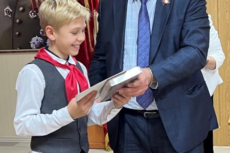 Лидер ставропольских коммунистов Виктор Гончаров: Наши пионеры – большие молодцы!