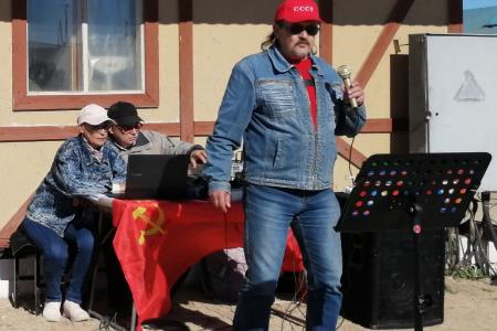 Севастопольские коммунисты организовали концерт для военных