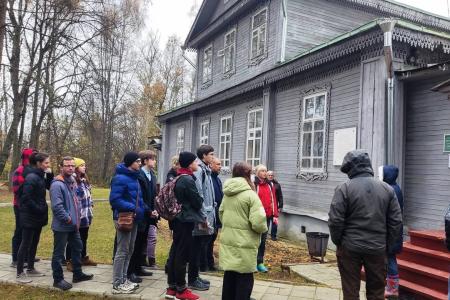 Ярославская область. Под красными знаменами ко дню комсомола!