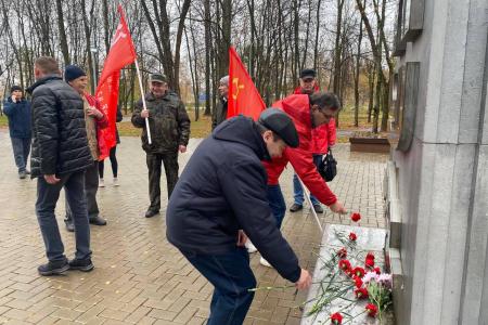 Ярославские коммунисты и комсомольцы отметили 104-ю годовщину основания Ленинского Комсомола