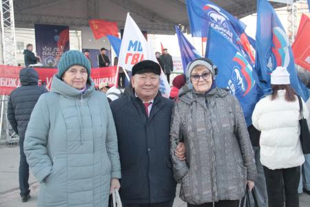 Республика Якутия. Активисты КПРФ приняли участие в митинге-концерте «За Победу!» в городе Якутске