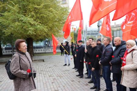 В Волгограде отметили 104-ю годовщину Ленинского комсомола