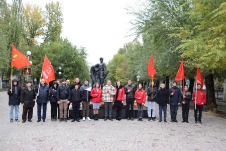 В Волгограде отметили 104-ю годовщину Ленинского комсомола