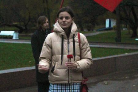 Ленинград: Субботник в ленинском шалаше, цветы комсомольцам-героям и дань памяти молодогвардейцам!
