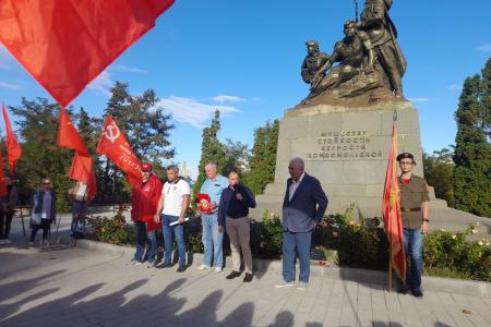 «Не забудем! Не простим!» 4 октября в Севастополе прошел митинг в память о событиях «черного октября»