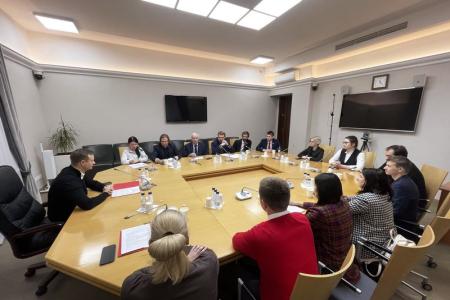 В Госдуме состоялся круглый стол на тему: «Ленинский комсомол на передовой борьбы за права молодежи»