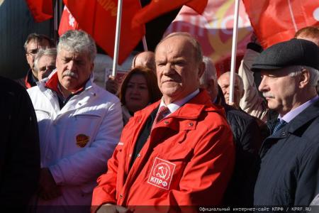 КПРФ отправила из Подмосковья на Донбасс сто второй гуманитарный конвой