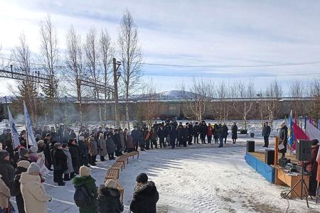 Республика Якутия. Депутаты КПРФ приняли участие в церемонии празднования 45-летия укладки Золотого звена Малого БАМа на станции Беркакит