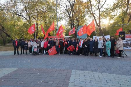 В Тюмени  прошёл митинг памяти, посвящённый трагическим событиям 3-4 октября 1993 года