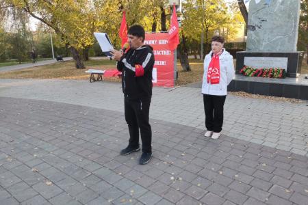 В Тюмени  прошёл митинг памяти, посвящённый трагическим событиям 3-4 октября 1993 года