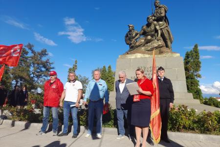«Не забудем! Не простим!» 4 октября в Севастополе прошел митинг в память о событиях «черного октября»